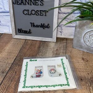 💜 Counted‎ Cross Stitch KIT  4" CHRISTMAS STOCKINGS Santa and Wreath